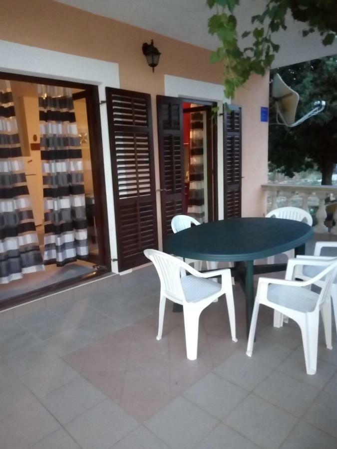 apartman Bruna Šibenik Exterior foto